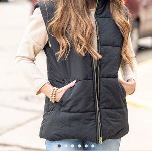 New Women's Black Quilted Vest XL